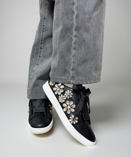Jeffrey Campbell（ジェフリーキャンベル）の「フラワービジュー リボンスニーカー（スニーカー・レディース・ブラック/ホワイト・36/37/38/39）」の8枚目の写真