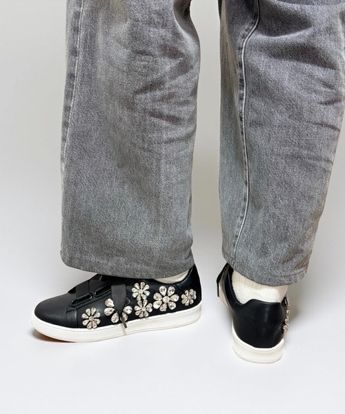 Jeffrey Campbell（ジェフリーキャンベル）の「フラワービジュー リボンスニーカー（スニーカー・レディース・ブラック/ホワイト・36/37/38/39）」の9枚目の写真