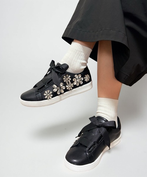 Jeffrey Campbell（ジェフリーキャンベル）の「フラワービジュー リボンスニーカー（スニーカー・レディース・ブラック/ホワイト・36/37/38/39）」の17枚目の写真