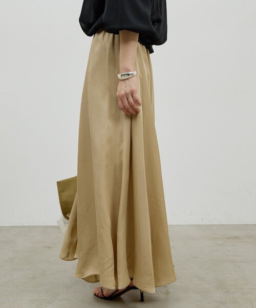 GALLARDAGALANTE（ガリャルダガランテ）の「【楽ちん×エレガント】【セットアップ対応】キュプラフレアスカート（スカート・レディース・ライトベージュ/カーキ/ネイビー・0/1）」の5枚目の写真
