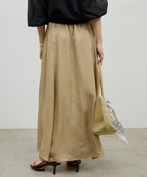 GALLARDAGALANTE（ガリャルダガランテ）の「【楽ちん×エレガント】【セットアップ対応】キュプラフレアスカート（スカート・レディース・ライトベージュ/カーキ/ネイビー・0/1）」の6枚目の写真