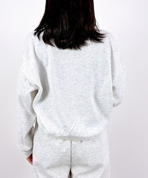 CLOTHY(クロシィ)の「【Allシーズン使えるなめらか軽量素材♪】スウェットトップス(セットアップ可)(スウェット・レディース・ライトグレー/オフホワイト/グレー/ブラック・LARGE/MEDIUM)」の13枚目の写真