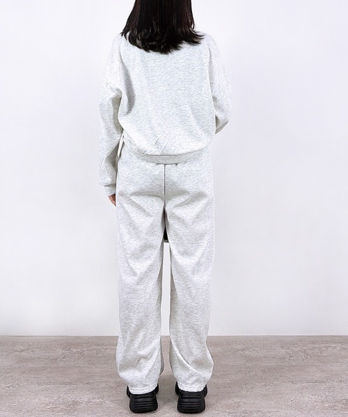 CLOTHY(クロシィ)の「【Allシーズン使えるなめらか軽量素材♪】スウェットトップス(セットアップ可)(スウェット・レディース・ライトグレー/オフホワイト/グレー/ブラック・LARGE/MEDIUM)」の7枚目の写真