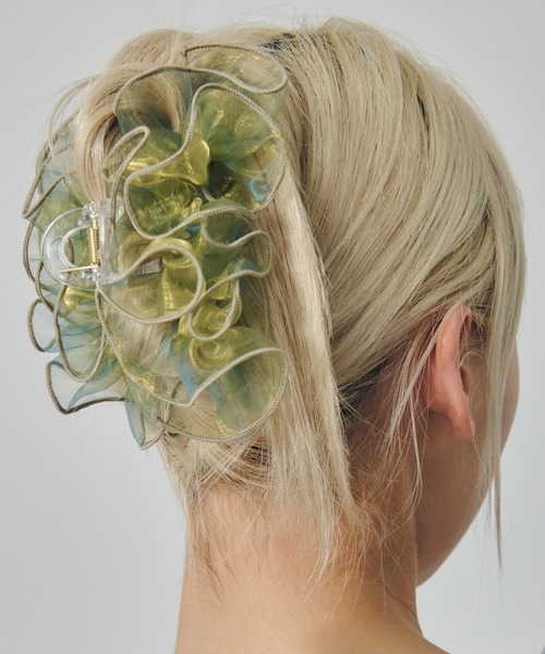 GOLDY(ゴールディ)の「ラッフル シアー バンス クリップ(バレッタ/ヘアクリップ・レディース・ブルー/グレー/ブラック/ピンク・FREE)」の3枚目の写真