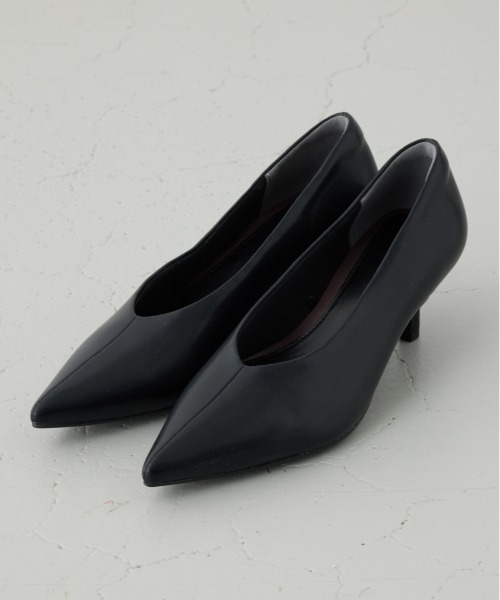 AZUL by moussy(アズールバイマウジー)の「ソフトインソールポインテッドパンプス 靴(パンプス・レディース・グレイッシュベージュ/ブラック/ネイビー・LARGE/MEDIUM/SMALL)」の2枚目の写真