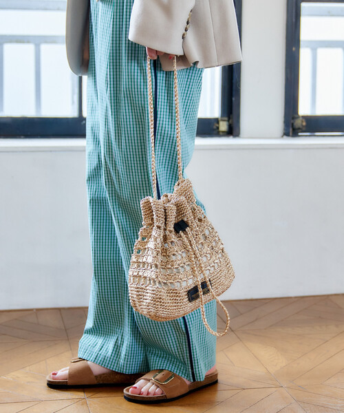 FREAK'S STORE（フリークスストア）の「THEATRE PRODUCTS × FREAK'S STORE/シアタープロダクツ 別注ラメ メッシュ ショルダーバッグ/巾着バッグ（ショルダーバッグ・レディース・シルバー/グリーン/ゴールド/ブラウン・ONE SIZE）」の5枚目の写真