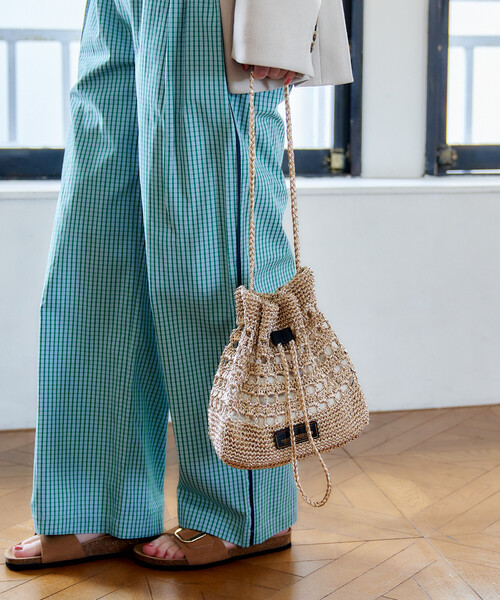 FREAK'S STORE（フリークスストア）の「THEATRE PRODUCTS × FREAK'S STORE/シアタープロダクツ 別注ラメ メッシュ ショルダーバッグ/巾着バッグ（ショルダーバッグ・レディース・シルバー/グリーン/ゴールド/ブラウン・ONE SIZE）」の6枚目の写真