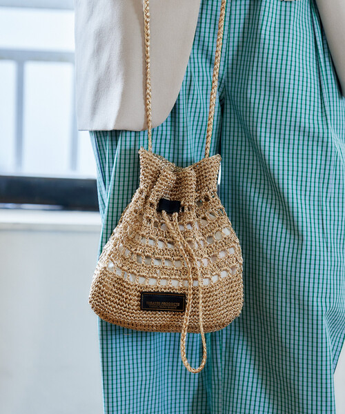 FREAK'S STORE（フリークスストア）の「THEATRE PRODUCTS × FREAK'S STORE/シアタープロダクツ 別注ラメ メッシュ ショルダーバッグ/巾着バッグ（ショルダーバッグ・レディース・シルバー/グリーン/ゴールド/ブラウン・ONE SIZE）」の9枚目の写真