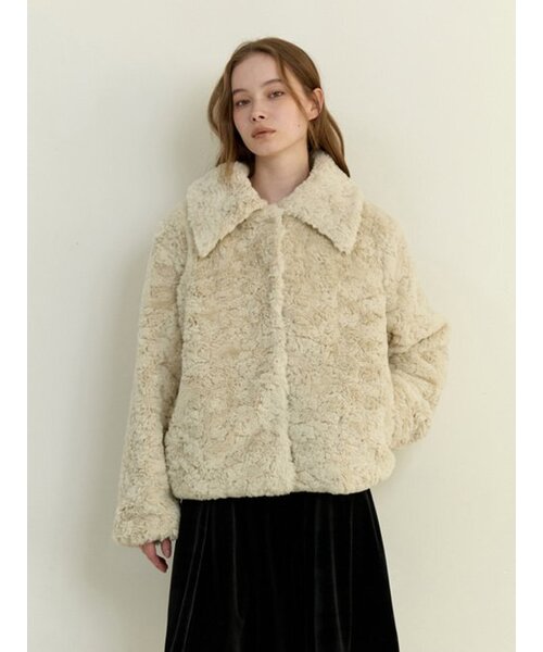 KINDABABY(カインダベイビー)の「rosie fur jacket - cream(ムートンコート・レディース・クリーム・FREE)」の2枚目の写真