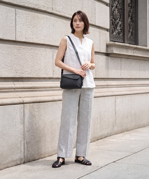 STYLE DELI(スタイルデリ)の「【DELI by】カーブフォルムの本革ミニショルダー(ショルダーバッグ・レディース・ブラック/キャメル/ホワイト・FREE)」の11枚目の写真