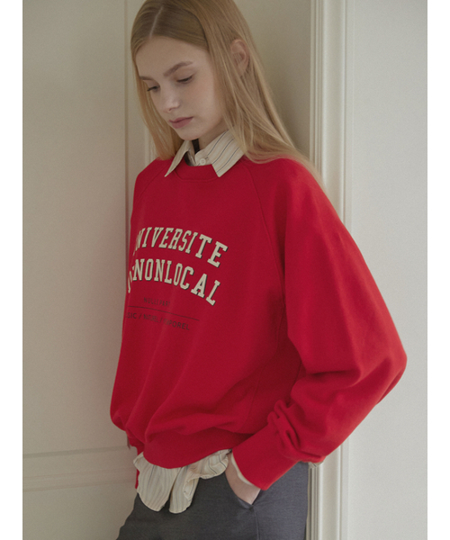 NONLOCAL(ノンローカル)の「Preppie Lettering Raglan Sweatshirt - Red(スウェット・レディース・その他・FREE)」の2枚目の写真