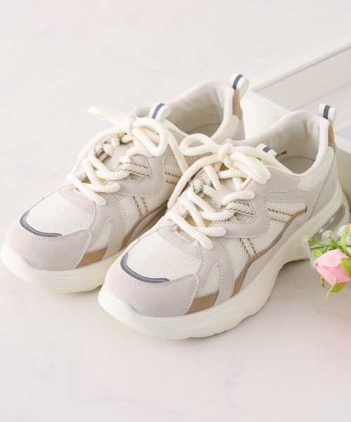 VIVIAN(ヴィヴィアン)の「エアー底レースアップスニーカー(スニーカー・レディース・ベージュ/ブラック・25/24/23)」の9枚目の写真