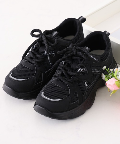 VIVIAN(ヴィヴィアン)の「エアー底レースアップスニーカー(スニーカー・レディース・ベージュ/ブラック・25/24/23)」の3枚目の写真