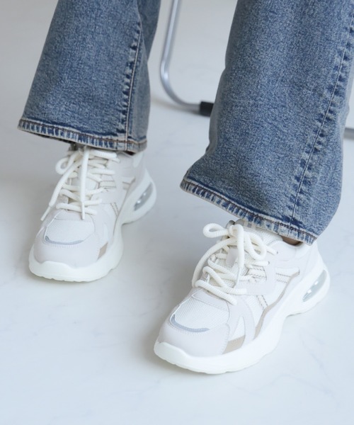 VIVIAN(ヴィヴィアン)の「エアー底レースアップスニーカー(スニーカー・レディース・ベージュ/ブラック・25/24/23)」の12枚目の写真