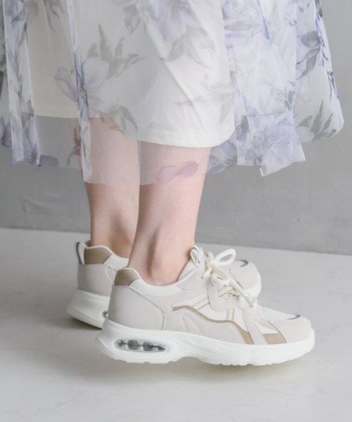 VIVIAN(ヴィヴィアン)の「エアー底レースアップスニーカー(スニーカー・レディース・ベージュ/ブラック・25/24/23)」の11枚目の写真