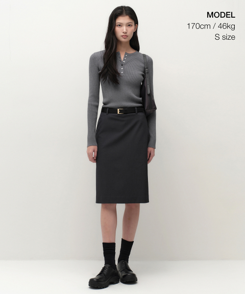 MUSINSA STANDARD WOMAN（ムシンサスタンダードウーマン）の「ウィメンズリブスリムヘンリーネックニット[ミディアムグレー]（ニット/セーター・レディース・その他・SMALL/MEDIUM/LARGE/X-SMALL）」の2枚目の写真