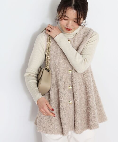 le.coeur blanc(ルクールブラン)の「TORRAZZO DONNA別注バタフライヤーンベスト(ベスト・レディース・ベージュ/ブラック・38)」の1枚目の写真