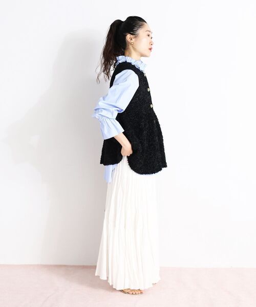 le.coeur blanc(ルクールブラン)の「TORRAZZO DONNA別注バタフライヤーンベスト(ベスト・レディース・ベージュ/ブラック・38)」の12枚目の写真