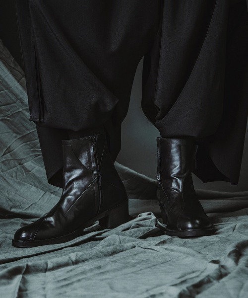 NO ID.(ノーアイディ)の「mko13388-レイヤードヒールブーツ(858208-407F)(ブーツ・メンズ・ブラック・44/42/40)」の4枚目の写真