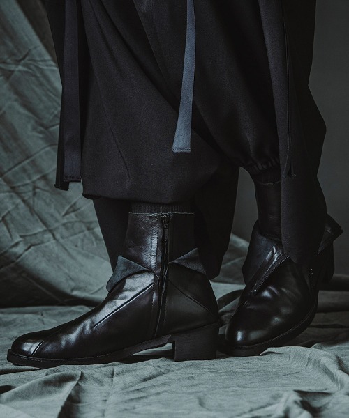 NO ID.(ノーアイディ)の「mko13388-レイヤードヒールブーツ(858208-407F)(ブーツ・メンズ・ブラック・44/42/40)」の5枚目の写真