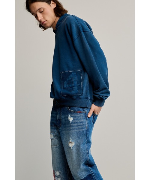 Desigual(デシグアル)の「ウォッシュ加工 ナンバリング クルーネック スウェット(スウェット・メンズ・ブルー・S/M/L/XL)」の4枚目の写真