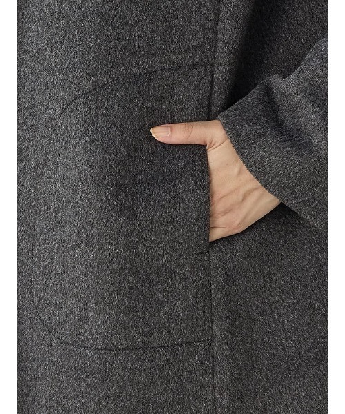 Perfect Suit FActory（パーフェクトスーツファクトリー）の「ハイネック　ショートコート　ライトグレー/チャコールグレー（その他アウター・レディース・チャコールグレー・L）」の9枚目の写真