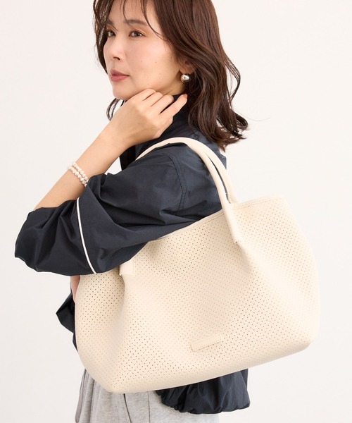 BARNYARDSTORM（バンヤードストーム）の「BARNYARDSTORM / パンチングビックトート（トートバッグ・レディース・ライトグレー/ホワイト系その他/ブラック・FREE）」の6枚目の写真