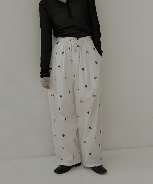 hellam（へラム）の「配色刺繍イージーパンツ（その他パンツ・レディース・ブラック/ホワイト・FREE）」の16枚目の写真