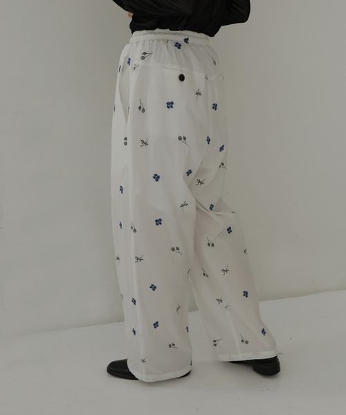 hellam(へラム)の「配色刺繍イージーパンツ(その他パンツ・レディース・ブラック/ホワイト・FREE)」の22枚目の写真