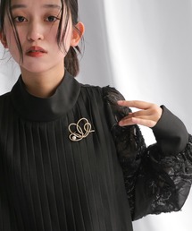 epic day（エピックデイ）の「パール×ニュアンスラインブローチ（ブローチ/コサージュ）」