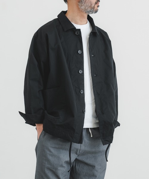 quadro(クオドロ)の「C/L高密度ツイルカバージャケット(カバーオール・メンズ・ブラック/キナリ・MEDIUM)」の17枚目の写真