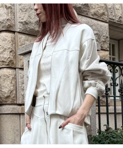 LUGIVA（ルギヴァ）の「【LUGIVA/ルギバ】チュールレイヤードスリーブジップアップブルゾン（ブルゾン・レディース・オフホワイト/ブラック・FREE）」の2枚目の写真