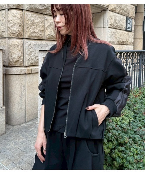 LUGIVA（ルギヴァ）の「【LUGIVA/ルギバ】チュールレイヤードスリーブジップアップブルゾン（ブルゾン・レディース・オフホワイト/ブラック・FREE）」の6枚目の写真