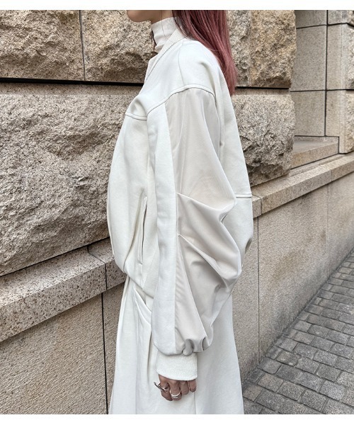 LUGIVA（ルギヴァ）の「【LUGIVA/ルギバ】チュールレイヤードスリーブジップアップブルゾン（ブルゾン・レディース・オフホワイト/ブラック・FREE）」の8枚目の写真