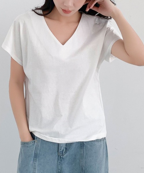LOWO(ロワ)の「コットンVネックシームレスTシャツ 半袖(Tシャツ/カットソー・レディース・カーキ/ホワイト/チャコールグレー/ブラック・FREE)」の5枚目の写真