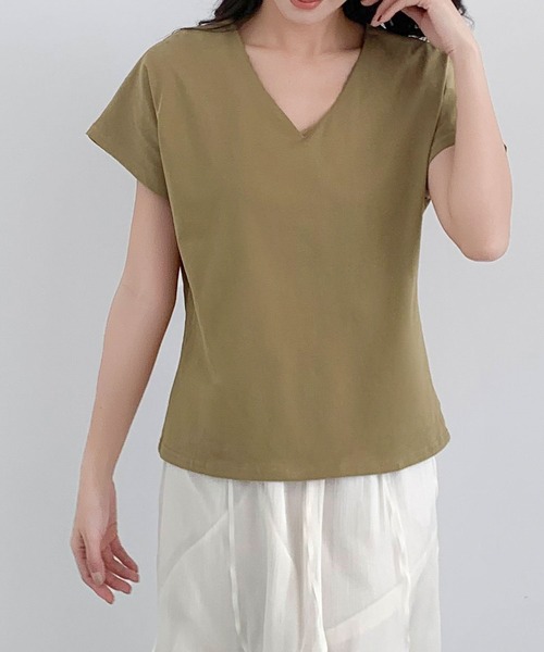 LOWO(ロワ)の「コットンVネックシームレスTシャツ 半袖(Tシャツ/カットソー・レディース・カーキ/ホワイト/チャコールグレー/ブラック・FREE)」の16枚目の写真