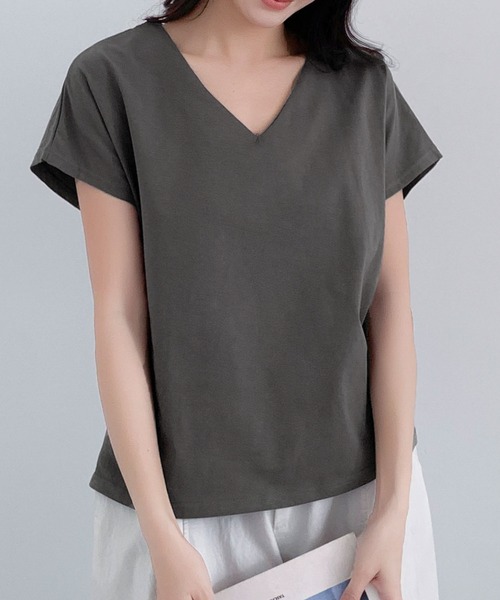 LOWO(ロワ)の「コットンVネックシームレスTシャツ 半袖(Tシャツ/カットソー・レディース・カーキ/ホワイト/チャコールグレー/ブラック・FREE)」の20枚目の写真