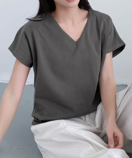 LOWO(ロワ)の「コットンVネックシームレスTシャツ 半袖(Tシャツ/カットソー・レディース・カーキ/ホワイト/チャコールグレー/ブラック・FREE)」の21枚目の写真