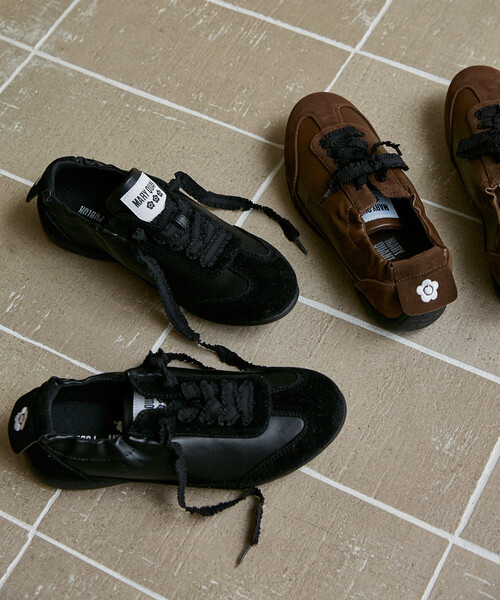 MARY QUANT(マリークワント)の「MARY QUANT × PUBLUX/マリークワント フェイクスエード ギャザー スニーカー 限定展開(スニーカー・レディース・ブラウン/ブラック・23/23.5/24/24.5)」の8枚目の写真