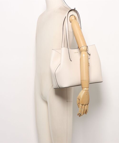 MICHAEL KORS(マイケルコース)の「AVALON MD CONV TOTE Tote(トートバッグ・レディース・ベージュ系・FREE)」の5枚目の写真