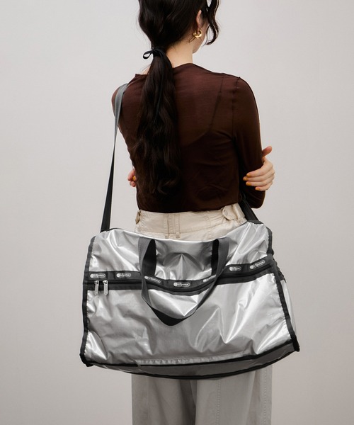 LeSportsac(レスポートサック)の「【LeSportsac for ADAM ET ROPE'】Exclusive Deluxe LG Weekender(ボストンバッグ・レディース・シルバー・FREE)」の10枚目の写真