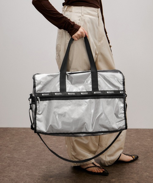 LeSportsac(レスポートサック)の「【LeSportsac for ADAM ET ROPE'】Exclusive Deluxe LG Weekender(ボストンバッグ・レディース・シルバー・FREE)」の11枚目の写真