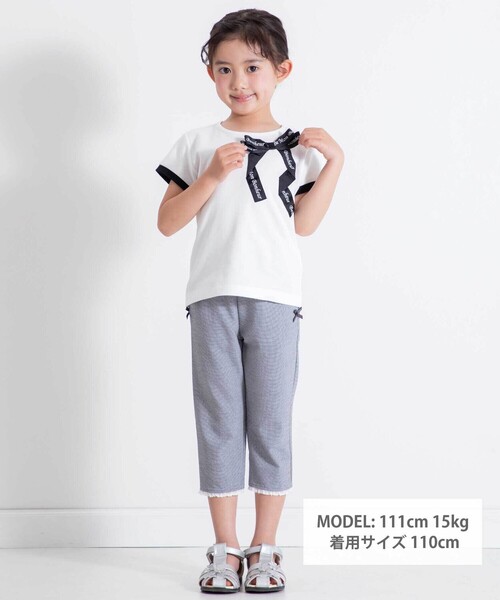 BeBe(ベベ)の「裾レースサッカーストレッチカプリパンツ(その他パンツ・キッズ・ブラック/グレー系その他・110cm/130cm/120cm/140cm/150cm)」の3枚目の写真