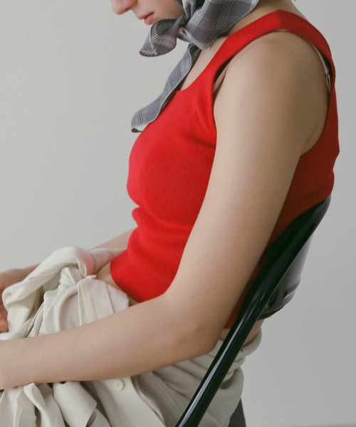 anuke(アンヌーク)の「Short Knit Tanktop(タンクトップ・レディース・ライトグリーン/レッド/チャコールグレー/ブラック・FREE)」の4枚目の写真