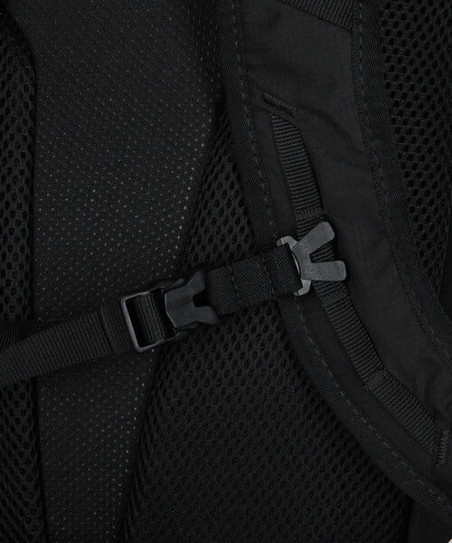 SALOMON（サロモン）の「SALOMON/サロモン TRAILBLAZER 10（バックパック/リュック・メンズ・ブラック・ONE SIZE）」の8枚目の写真