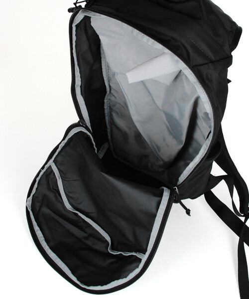 SALOMON（サロモン）の「SALOMON/サロモン TRAILBLAZER 10（バックパック/リュック・メンズ・ブラック・ONE SIZE）」の11枚目の写真