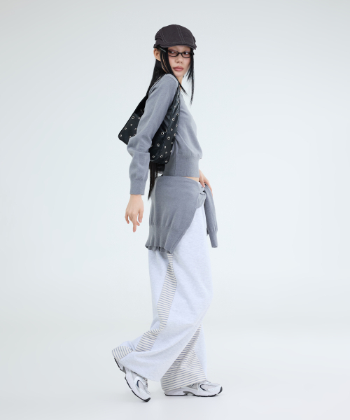 PORTERNA（ポルテナ）の「ESSENTIAL U-NECK KNIT-3COLOR（ニット/セーター・レディース・ライトグレー・OS）」の13枚目の写真