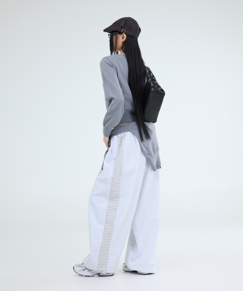 PORTERNA（ポルテナ）の「ESSENTIAL U-NECK KNIT-3COLOR（ニット/セーター・レディース・ライトグレー・OS）」の14枚目の写真
