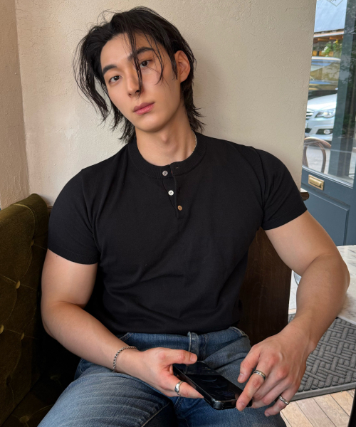 LEIRE（ルアール）の「マッスルフィットヘンリーネック半袖ニット[ブラック]（Tシャツ/カットソー・メンズ・その他・MEDIUM/LARGE/X-LARGE）」の6枚目の写真