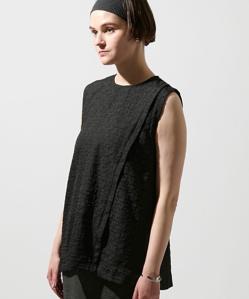 leswel(レスウェル)の「【M/L】【速乾】ふくれジャガードノースリーブブラウス(シャツ/ブラウス・レディース・ブラウン/ライトグレー/ブラック・M/L)」の2枚目の写真